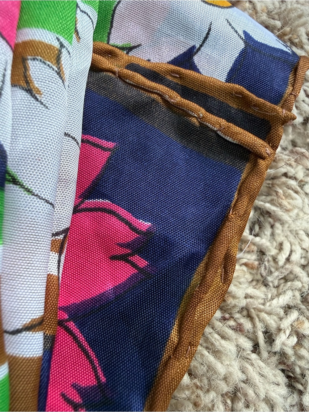 Vintage 70s -Mod Silk Scarf “Flower Power” Daisy Print -Hand Rolled - Picture 8 of 8